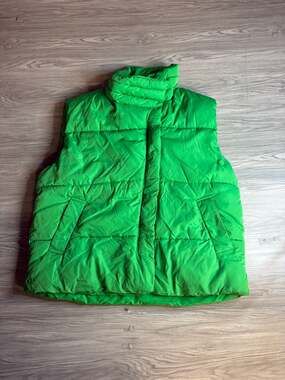 BDG Green Puffer Vest Size M Padded Quilted Collar Jacket